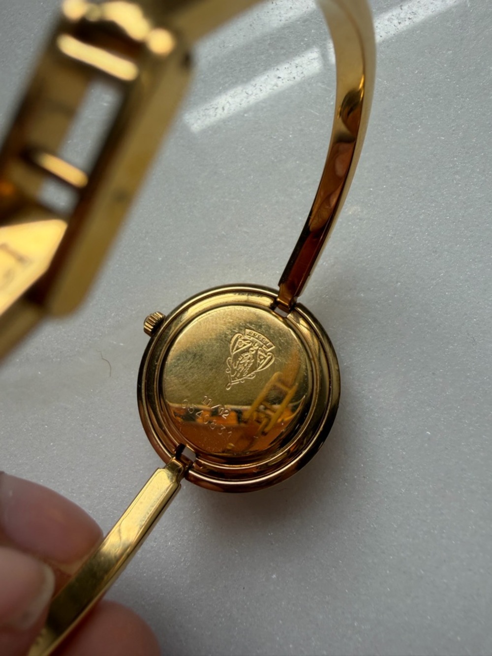 VIRAL🔥GUCCI watch interchangeable bezel circle bracelet watch gold tone Gucci - Picture 13 of 17